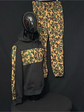 Reason Men's Black & Camo Panel Hoodie Track Suit